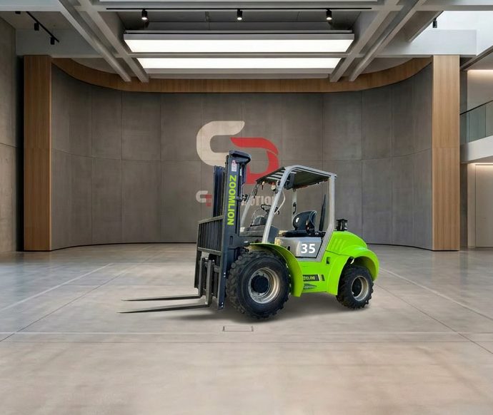 Chariots élévateurs - C Distribution - Concessionnaire Zoomlion Rhône Alpes Chariot élévateur vert dans un showroom